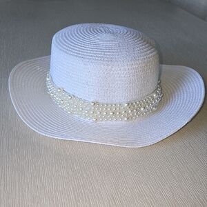 Elegant White Pearl-Embellished Women's Hat